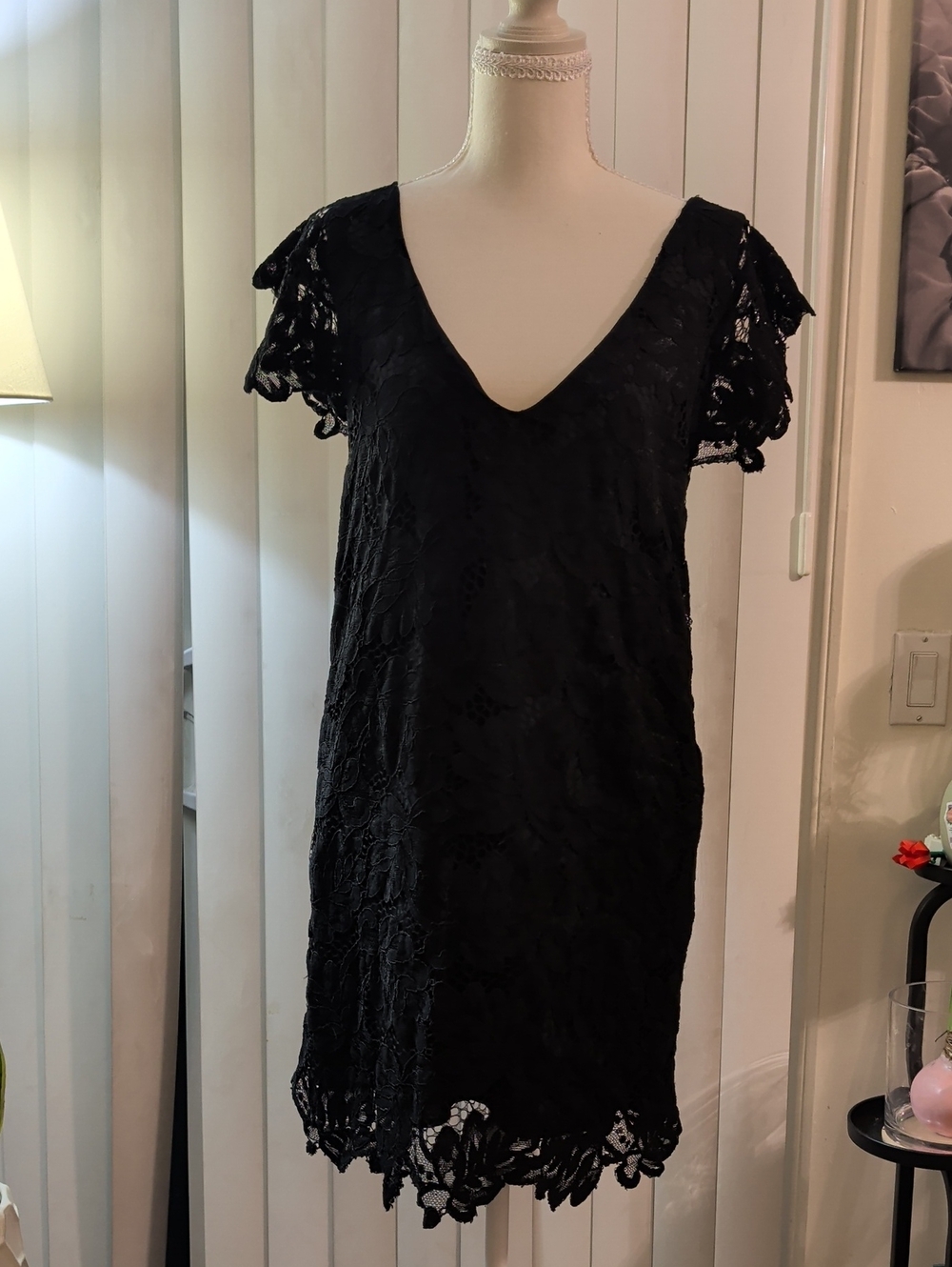 BB Dakota Black Lace Shift Dress, large